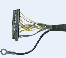<p>LVDS Kabel in vielen Varianten</p>